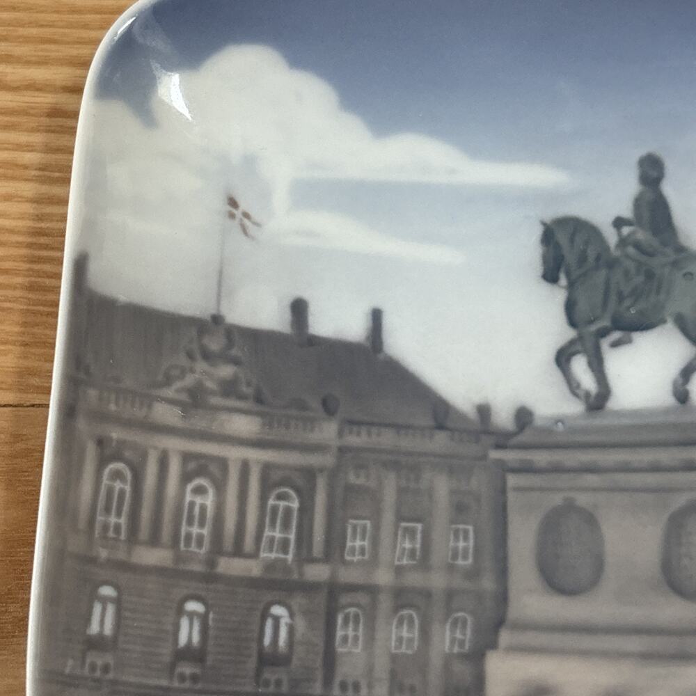 Royal Copenhagen Denmark Amalienborg Palace D3671 Porcelain Ring Dish Vintage - Picture 6 of 8
